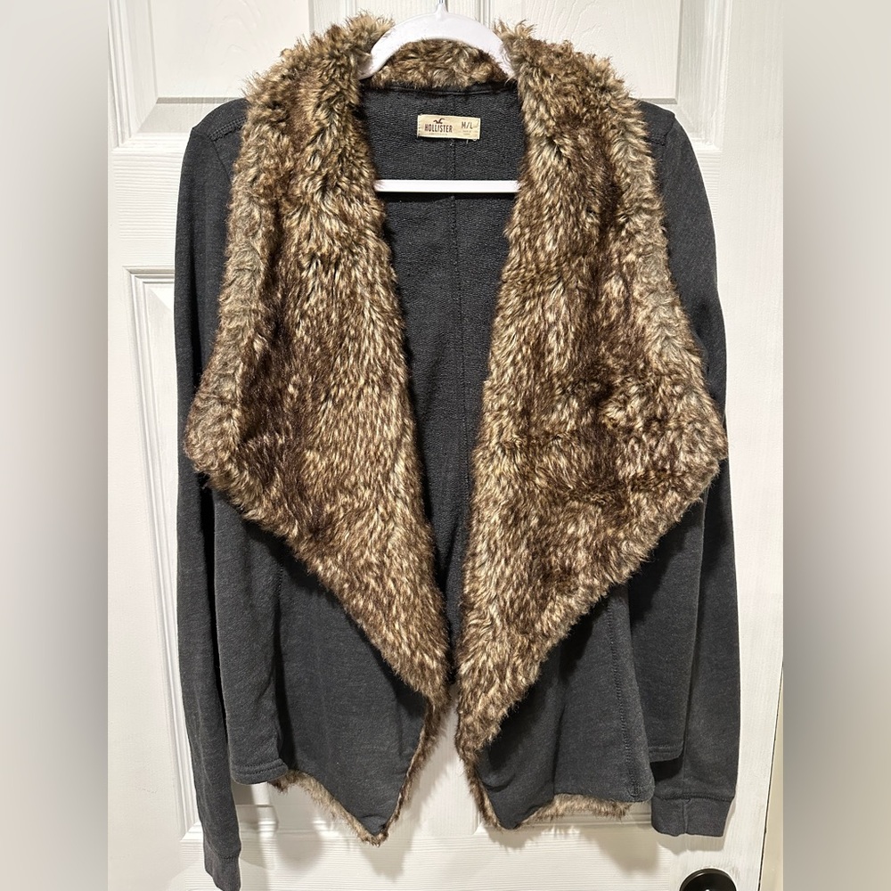Hollister Faux Fur Trim Cardigan Sweater, Gray, Open front. Sz M/L